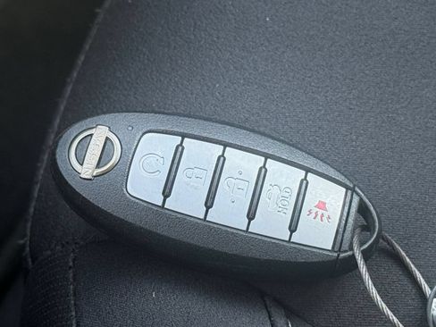 Used 2025 Nissan Altima 2.5 SV FWD image 21