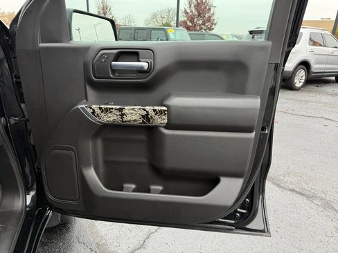 Used 2021 Chevrolet Silverado 1500 Custom Trail Boss w/ Realtree Special Edition image 24