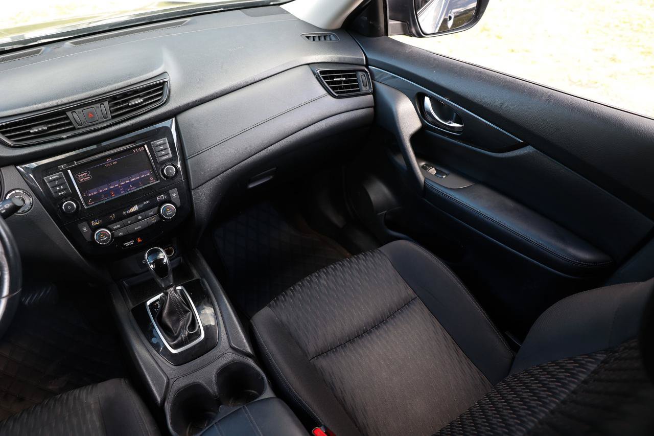 Used 2018 Nissan Rogue SV AWD/4WD image 22