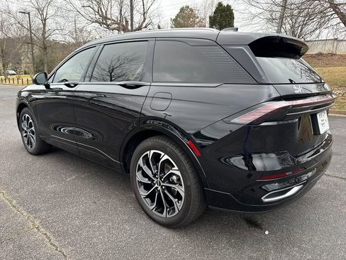 Used 2025 Lincoln Nautilus Reserve image 7