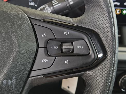 Used 2025 Chevrolet Trax LS w/ LS Convenience Package image 19