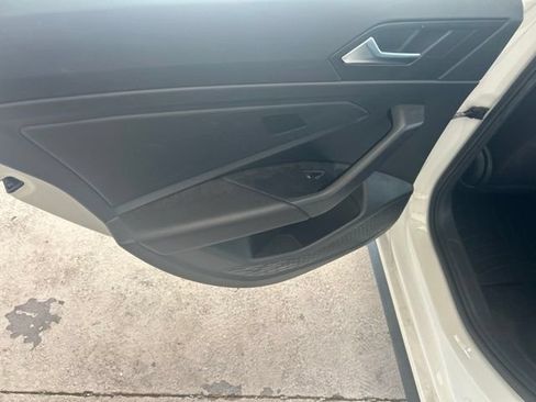 Used 2019 Volkswagen Jetta GLI FWD image 21