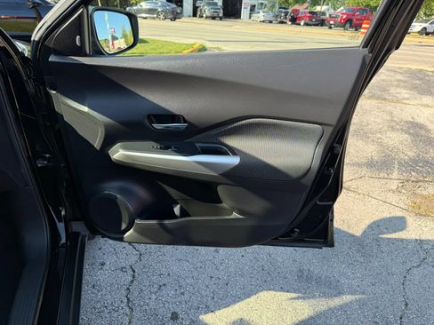 Used 2018 Nissan Kicks SV w/ Exterior Package FWD image 18