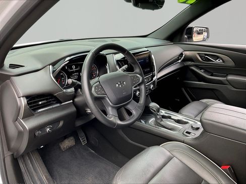 Used 2023 Chevrolet Traverse Premier w/ Redline Edition AWD/4WD image 17