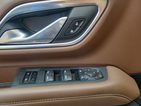 Used 2022 Chevrolet Tahoe High Country w/ LPO, Illumination Package image 11