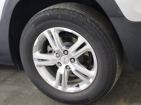 Used 2022 GMC Terrain SLE FWD image 31