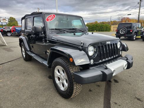 Used 2015 Jeep Wrangler Unlimited Sahara w/ Connectivity Group image 20