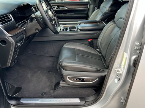 Used 2024 Jeep Grand Wagoneer L 4WD image 17