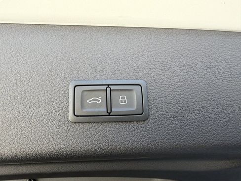 Used 2024 Audi Q8 e-tron Prestige w/ Prestige Package AWD/4WD image 43