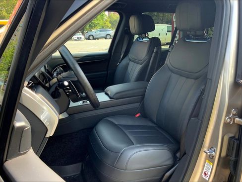 New 2025 Land Rover Range Rover SE image 9