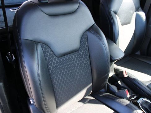 Used 2018 Jeep Compass Altitude w/ Popular Equipment Group image 25