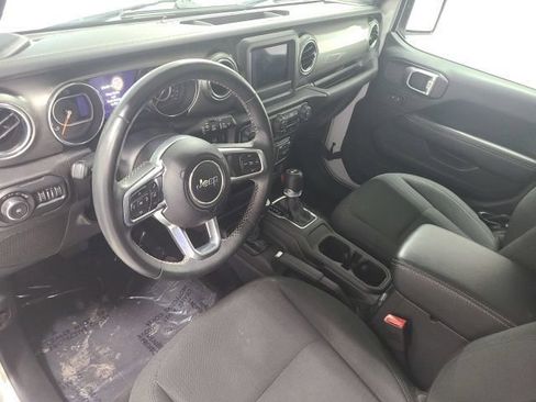 Used 2019 Jeep Wrangler Unlimited Sahara w/ Safety Group AWD/4WD image 19