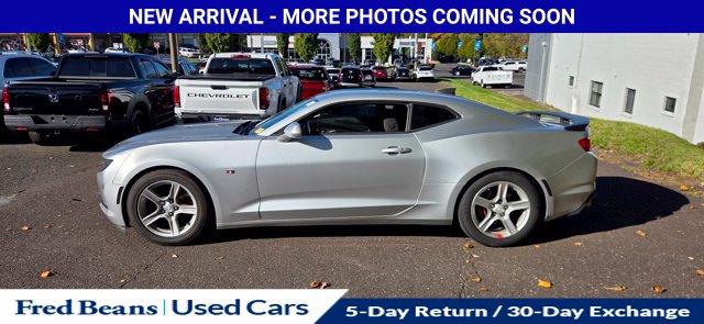 Used 2019 Chevrolet Camaro LT RWD image 5