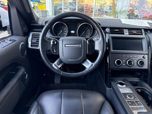 Used 2020 Land Rover Discovery SE AWD/4WD image 13