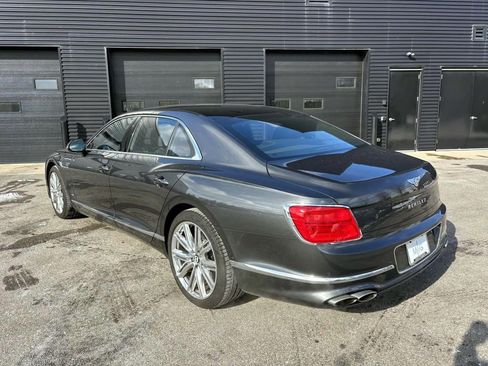 Used 2022 Bentley Flying Spur V8 image 3