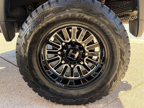 Used 2024 Chevrolet Silverado 2500 LT w/ Convenience Package image 32