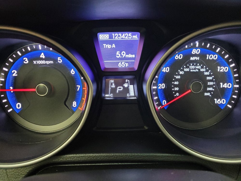 Used 2017 Hyundai Elantra GT FWD image 23