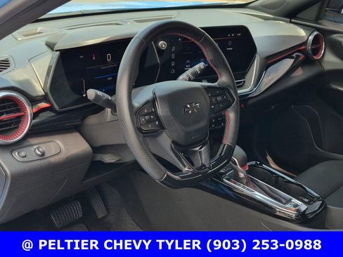 Used 2024 Chevrolet Trax RS w/ Sunroof Package FWD image 28