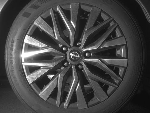 Used 2025 Nissan Altima 2.5 SV image 15