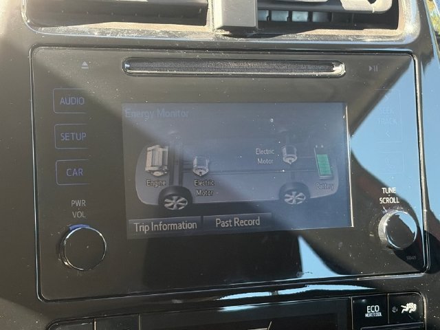 Used 2019 Toyota Prius LE AWD/4WD image 18