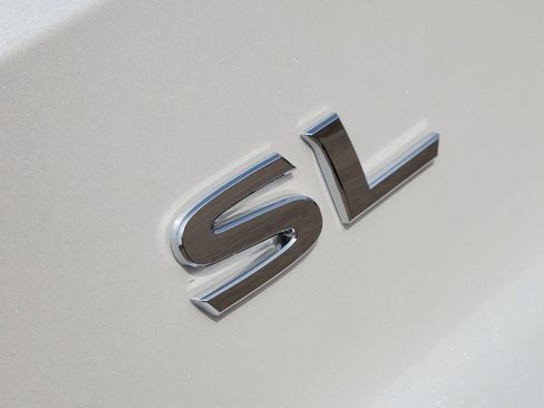 New 2025 Nissan Pathfinder SL image 12