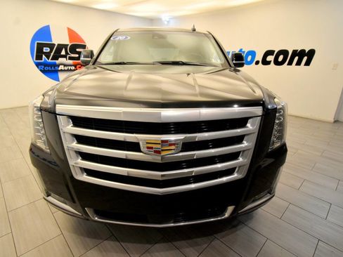 Used 2020 Cadillac Escalade Premium Luxury AWD/4WD image 8