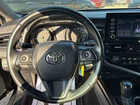 Used 2021 Toyota Camry SE FWD image 12