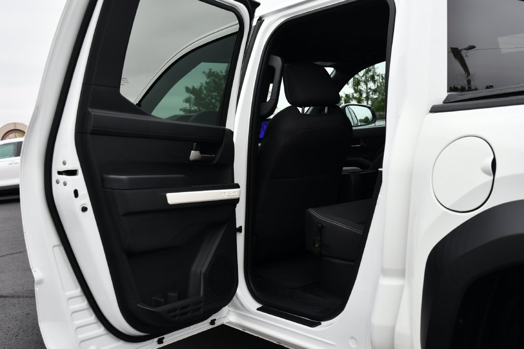 Used 2024 Toyota Tacoma TRD Off-Road AWD/4WD image 23