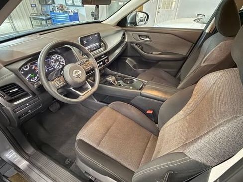 Used 2023 Nissan Rogue SV FWD image 16