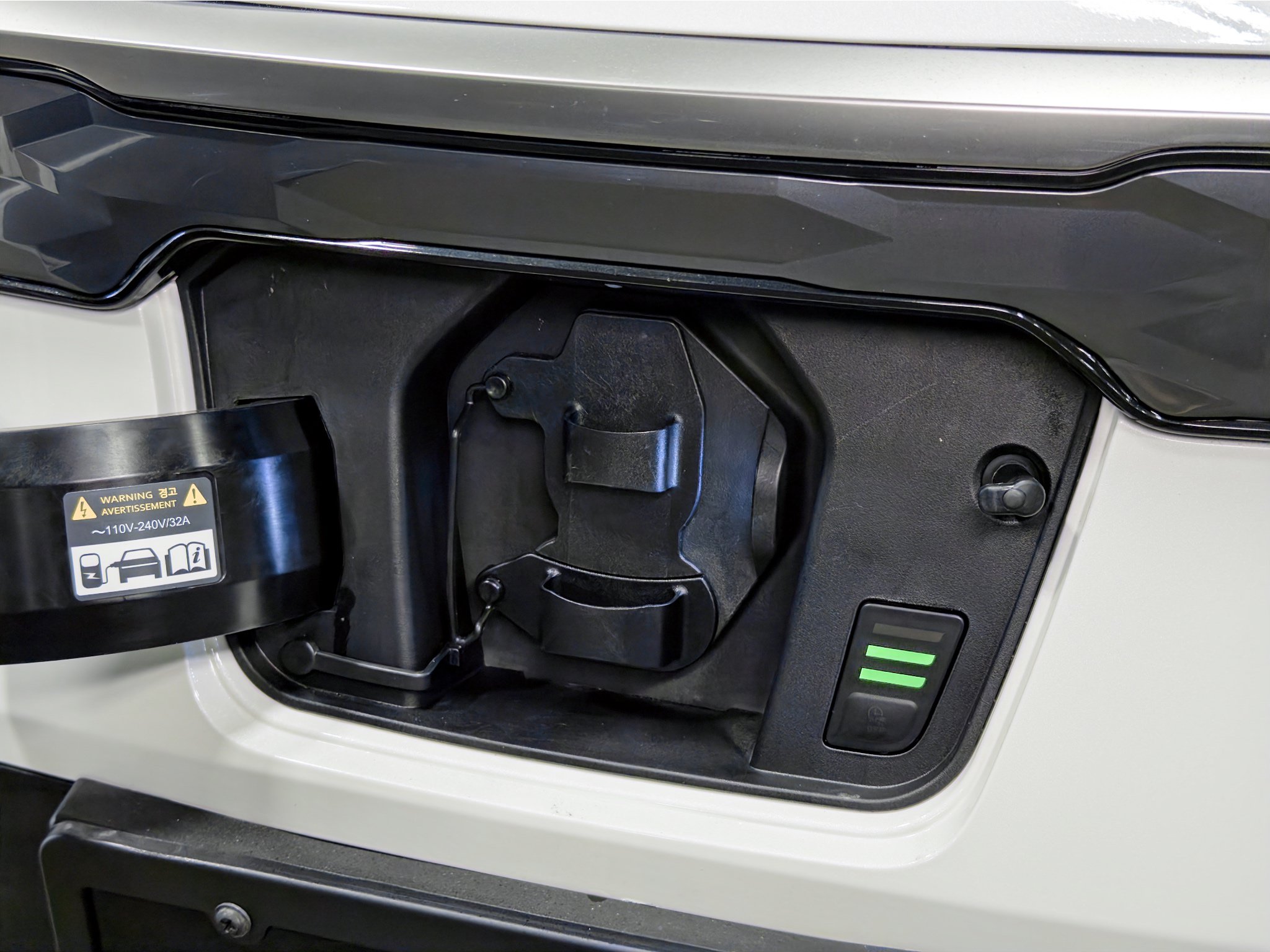 Used 2024 Kia Niro Wave w/ Wave Preserve Package FWD image 5