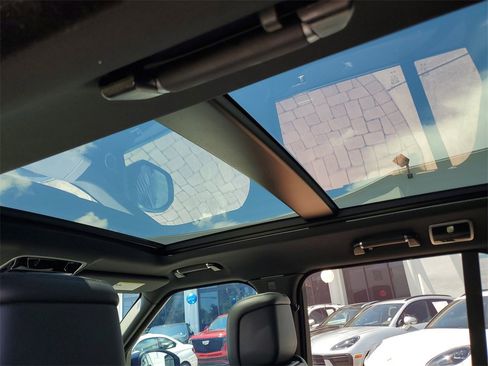 Used 2020 Land Rover Range Rover HSE image 15