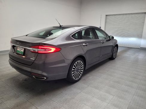Used 2017 Ford Fusion SE w/ Fusion SE Technology Package image 9