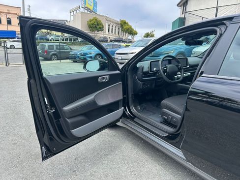 Used 2024 Hyundai Ioniq 6 SE RWD image 9