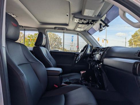 Used 2019 Toyota 4Runner TRD Off-Road Premium image 26