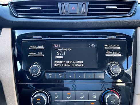 Used 2017 Nissan Rogue S FWD image 31