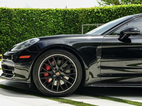 Used 2023 Porsche Panamera GTS AWD/4WD image 4