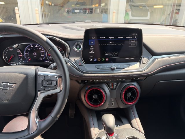 Used 2025 Chevrolet Blazer RS FWD image 18