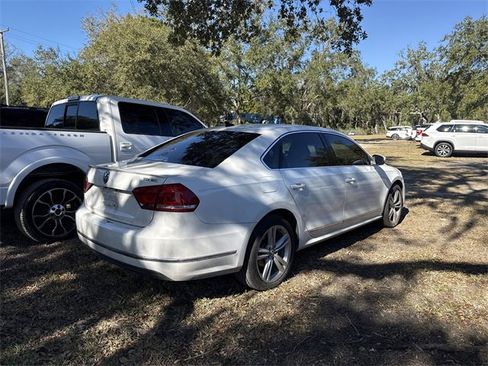 Used 2013 Volkswagen Passat TDI SEL Premium image 6
