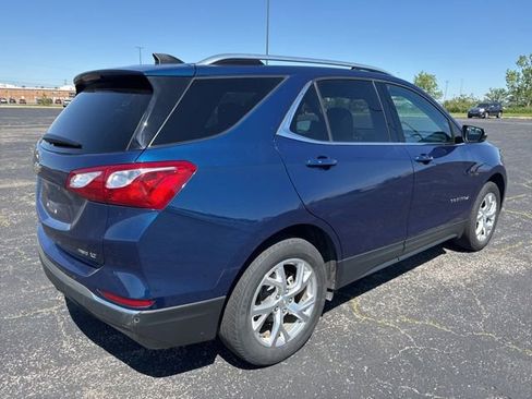 Used 2019 Chevrolet Equinox LT w/ Sun & Navigation Package AWD/4WD image 4