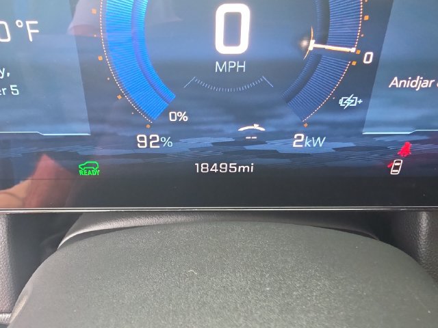 Certified 2025 Chevrolet Equinox EV RS FWD image 30