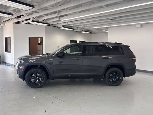 New 2026 Jeep Grand Cherokee L Limited AWD/4WD image 4