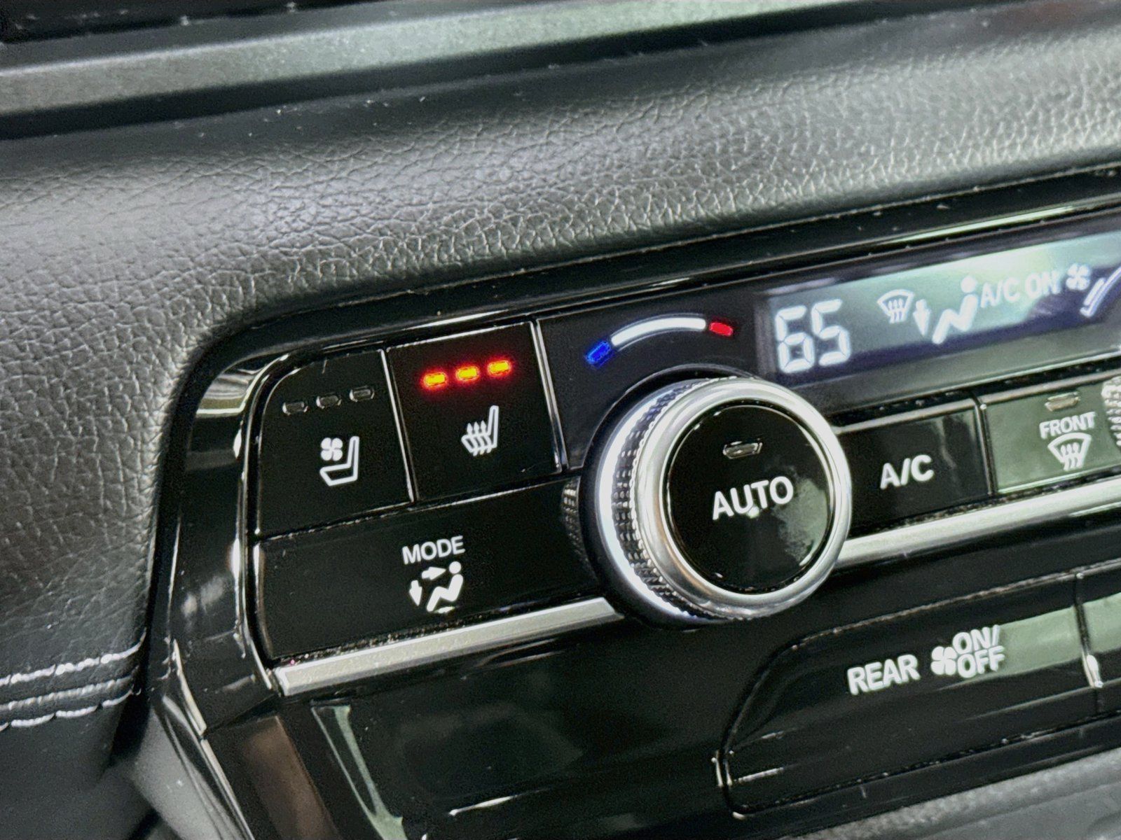 Used 2023 Honda Pilot Elite image 20