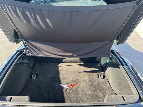 Used 1998 Chevrolet Corvette Coupe w/ Memory Pkg image 18