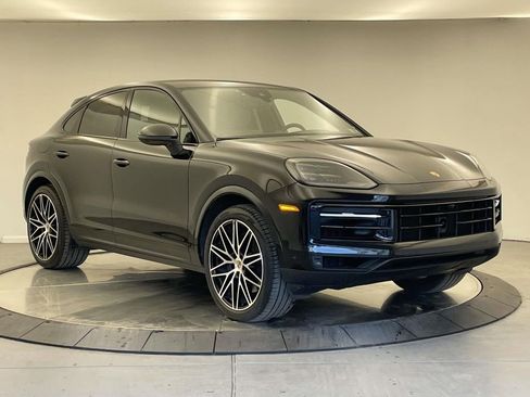 Used 2025 Porsche Cayenne Coupe image 9