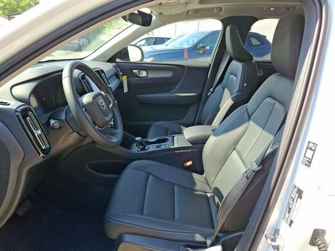 New 2026 Volvo XC40 B5 Core w/ Climate Package image 14
