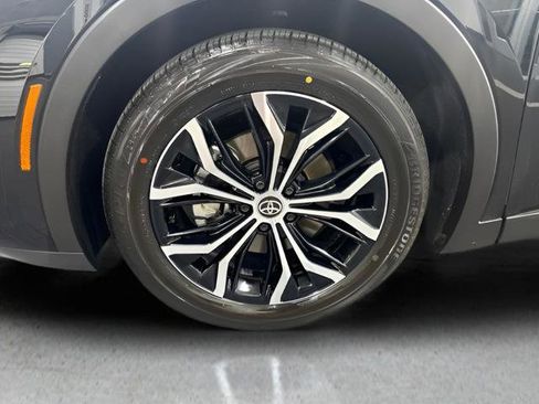 Used 2026 Toyota Crown AWD/4WD image 31