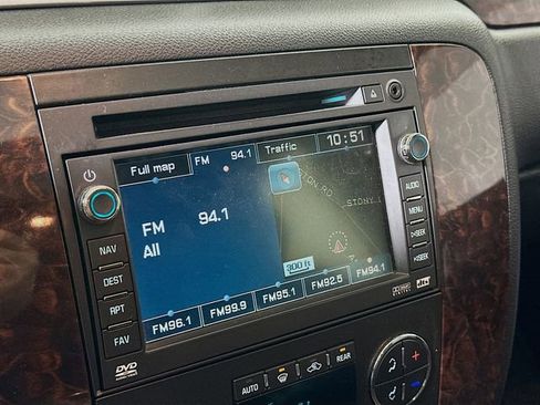 Used 2010 GMC Yukon XL Denali image 14