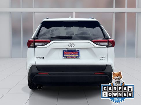 Used 2025 Toyota RAV4 XLE AWD/4WD image 5