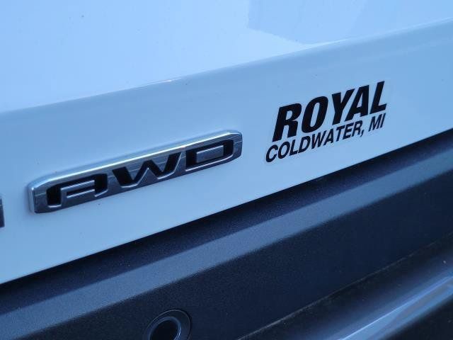 Used 2025 GMC Terrain Elevation AWD/4WD image 8