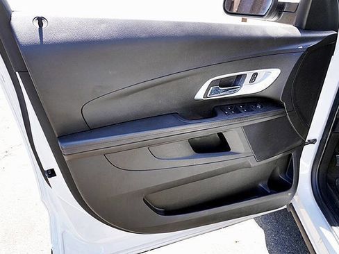 Used 2017 Chevrolet Equinox LT w/ Convenience Package image 23